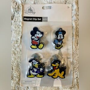 *NWT* Disney Parks Lenticular 4 Magnet Clip Set (Mickey, Minnie, Donald, Pluto)